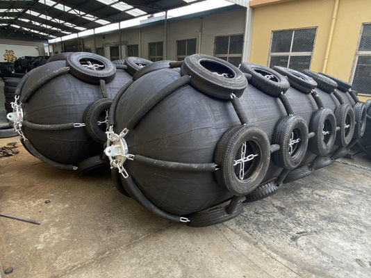 품질  Galvanized Accessories Ship Rubber Fender 80kpa Pneumatic Yokohama Marine Fenders 공장